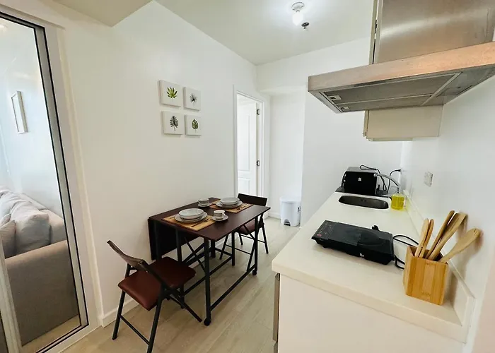 Casa Bw Azure Urban Residences Manille